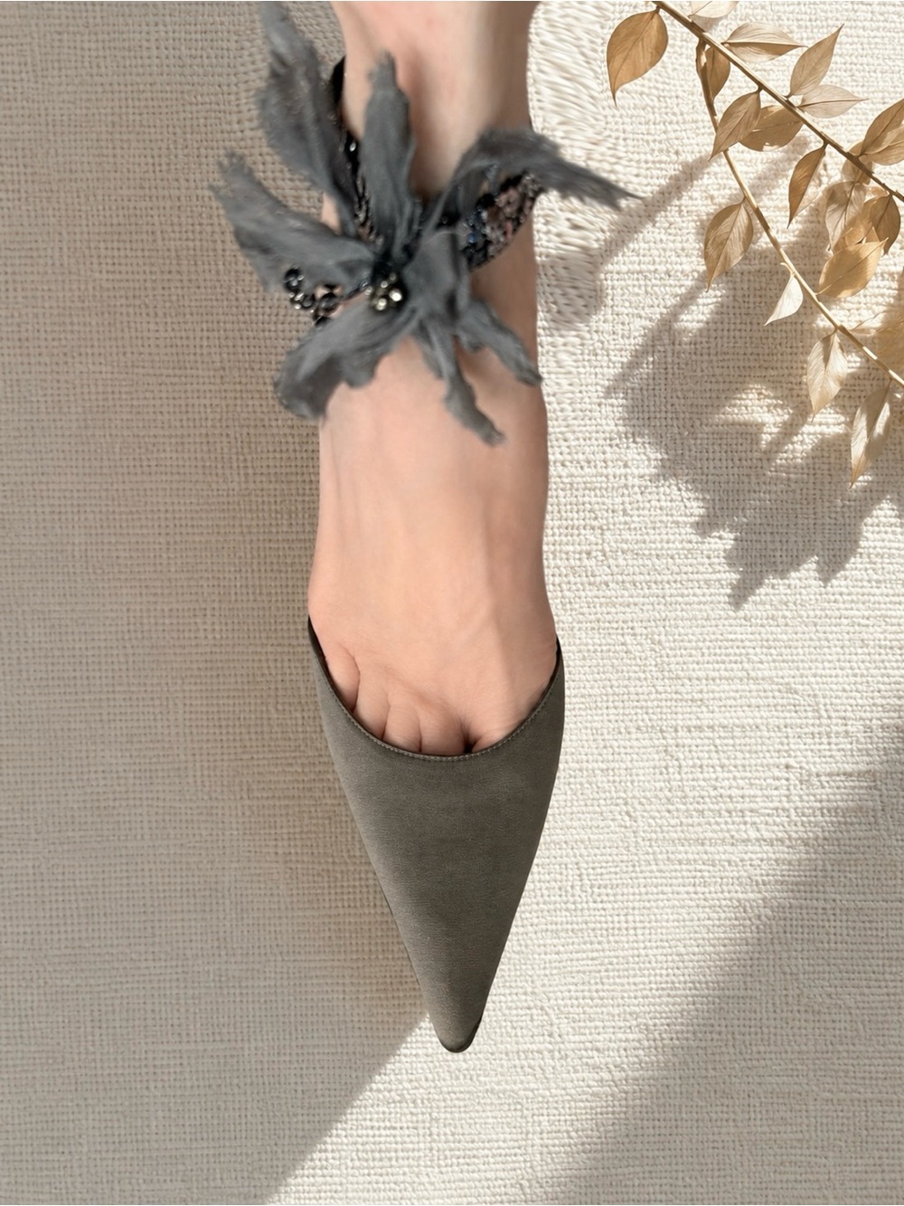 René Caovilla Satin Slingback Gray Taupe Beaded Floral Heels EU 38 Made in Italy - Picture 1 of 15
